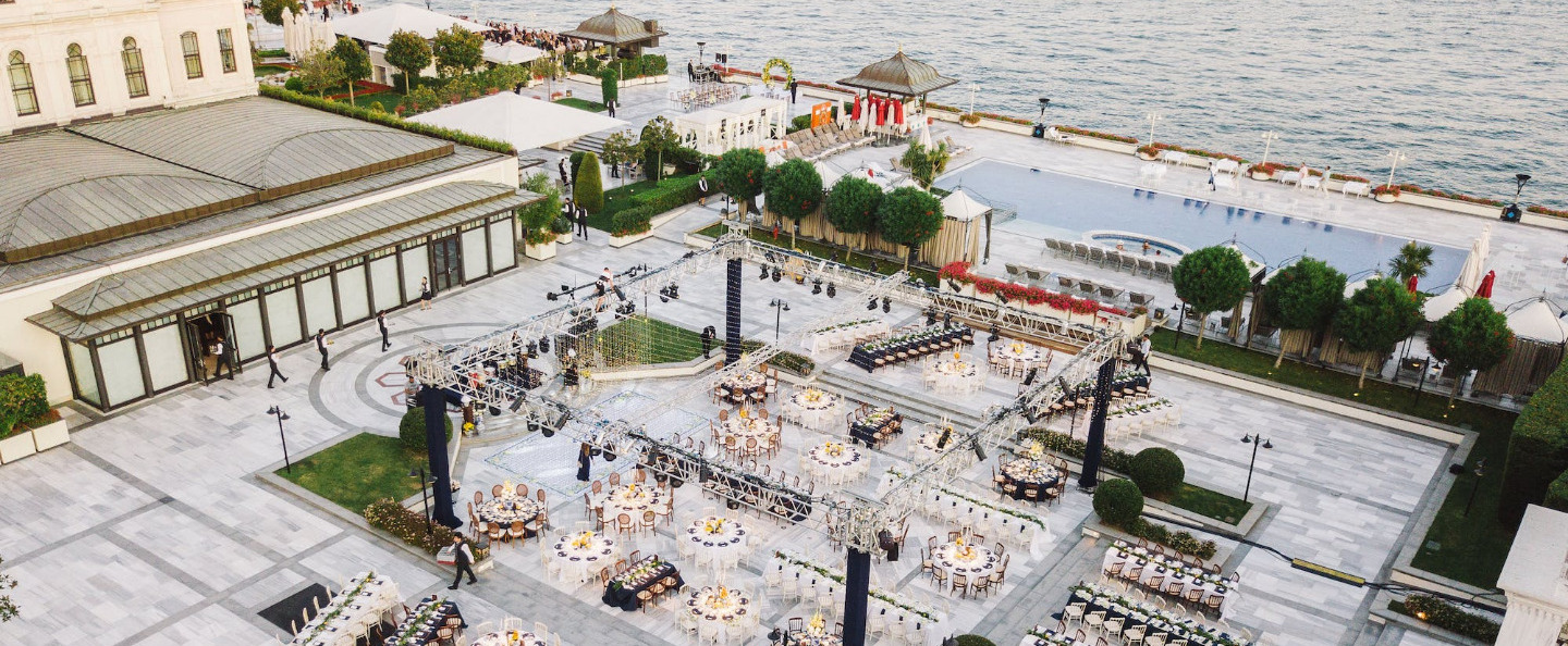 Image aérienne d'un événement pour illustrer le service Valet Drive pour des événements